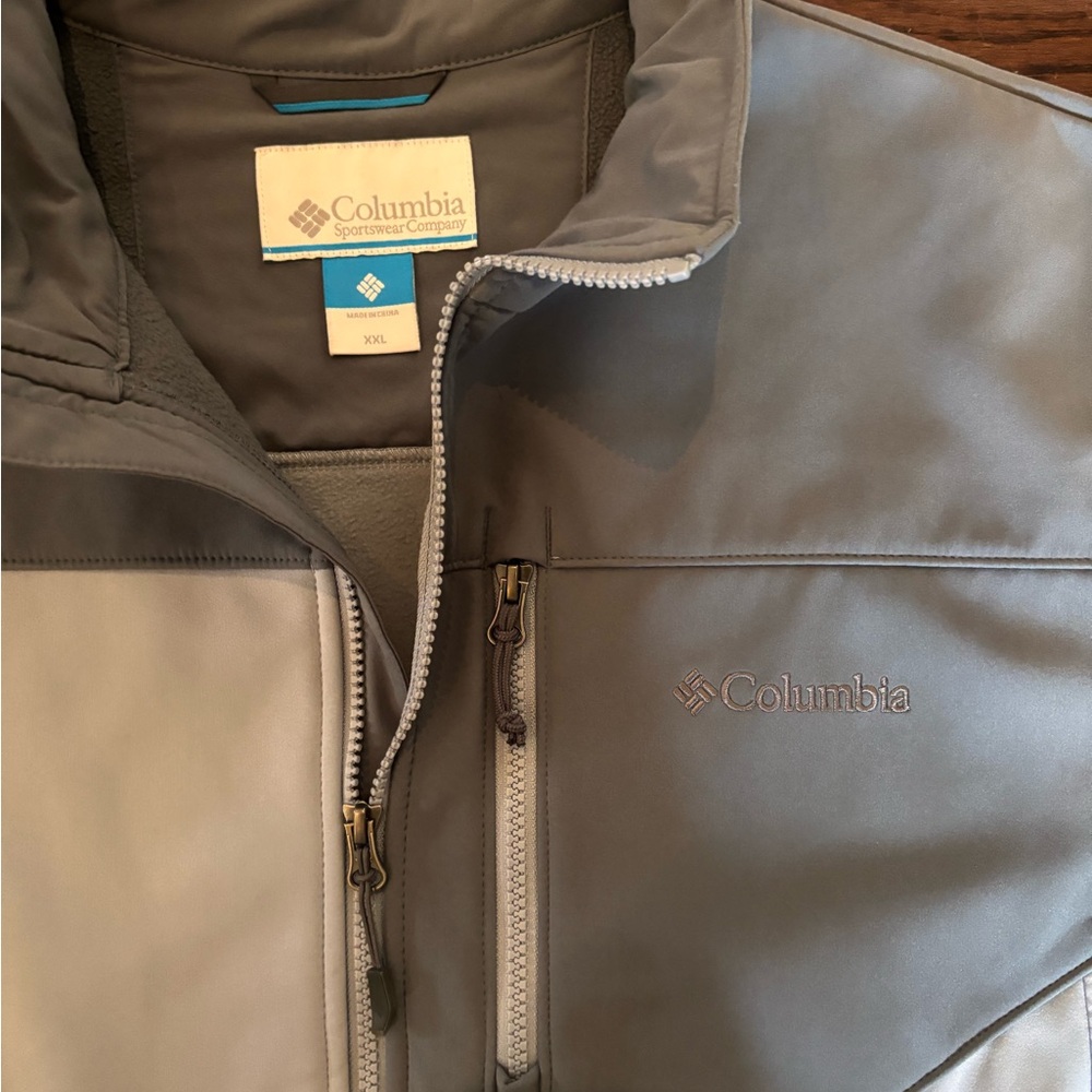 Columbia Men's Performance Jacket in Gray